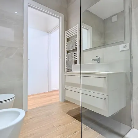 Bergamasque Apartment *